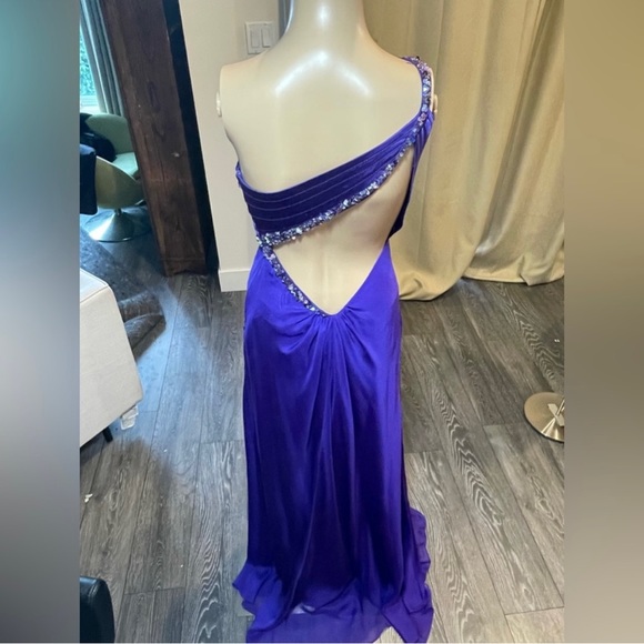 La Femme purple gown, size 2. See measurements dress size medium - Picture 9 of 13